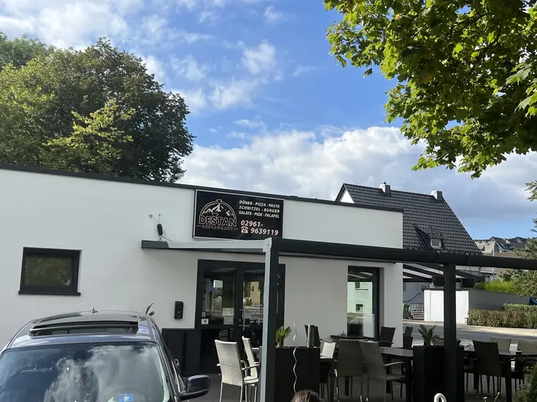 Terrasse & Schild