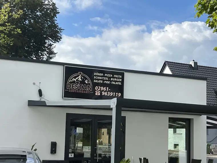 Fassadenschild, frontal