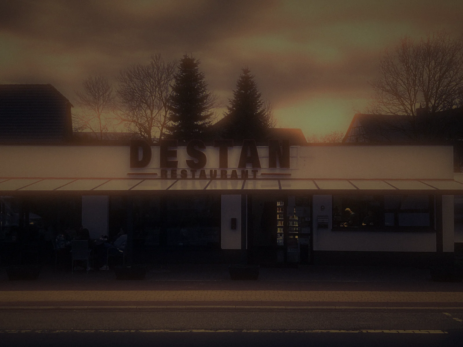 Destan – Außenauftritt bei Nacht